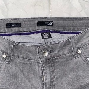 Barely used Skinny gray jeans